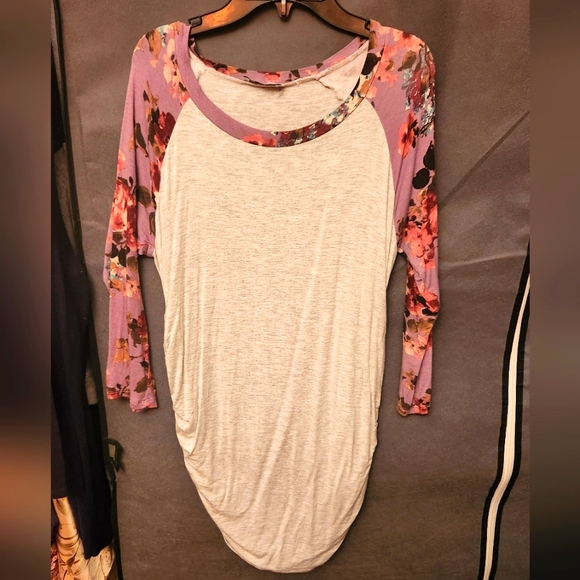 LaClef Floral Ruched Longsleeve - Picture 1 of 4